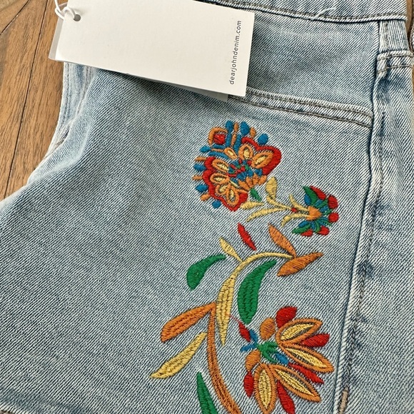 AVA MID RISE EMBROIDERY SHORTS TULLAMORE - Picture 4 of 6